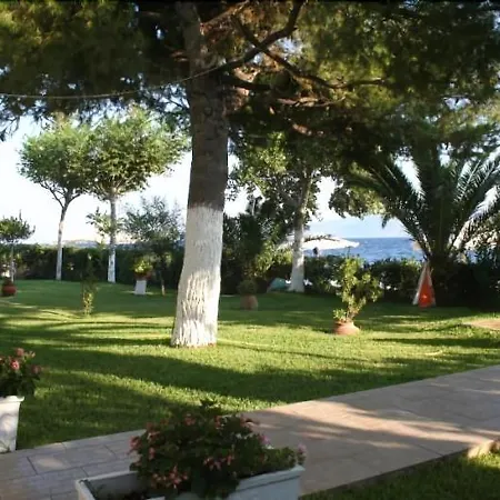 Posidonia Apartmanhotel Amárinthosz