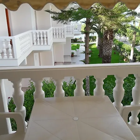 Posidonia Apartmanhotel 3*