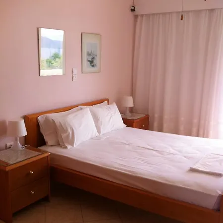 Apartmanhotel Posidonia Amárinthosz